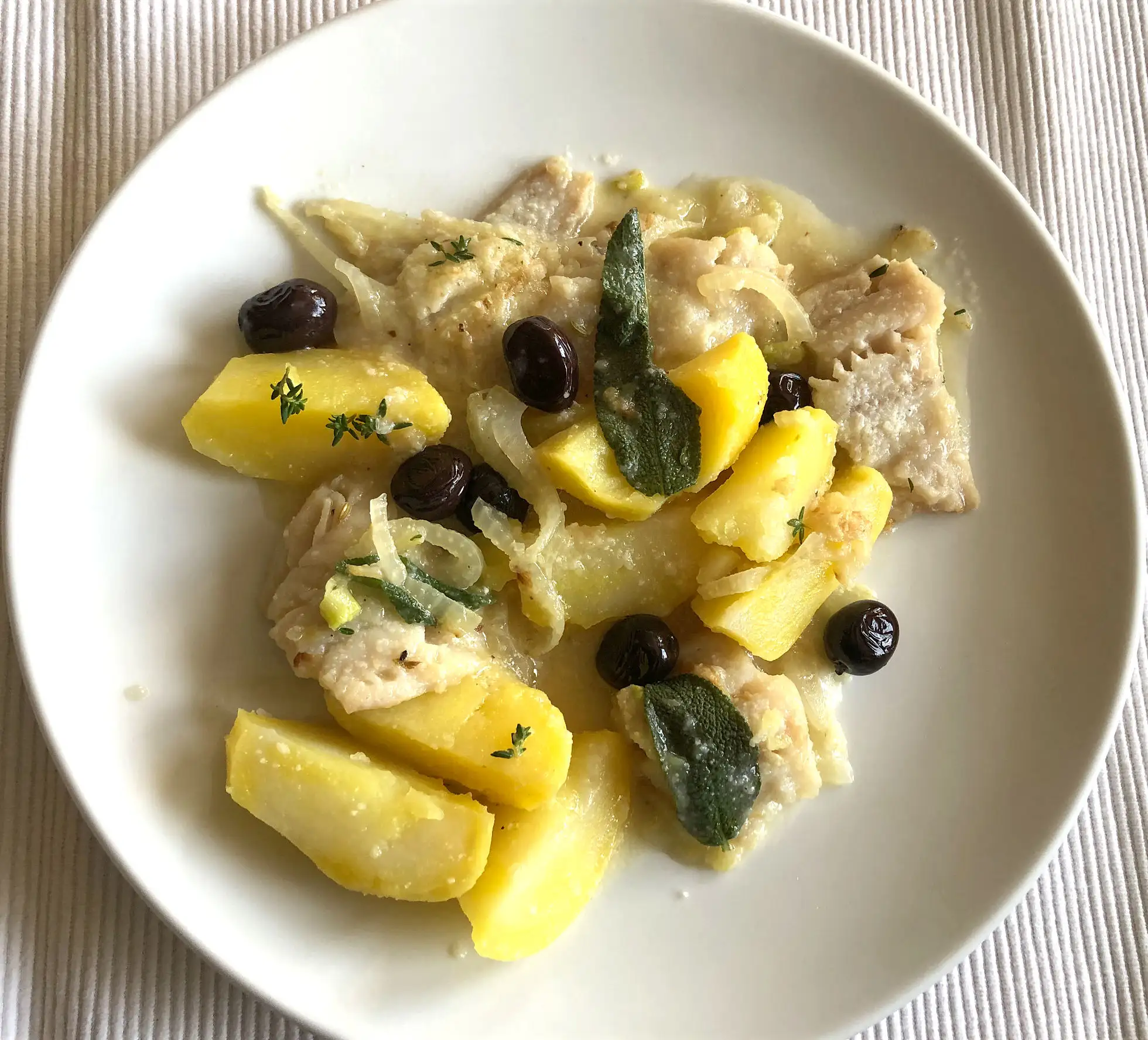 Fischfilet auf Fenchel mit Salbei Kartofferl” style=